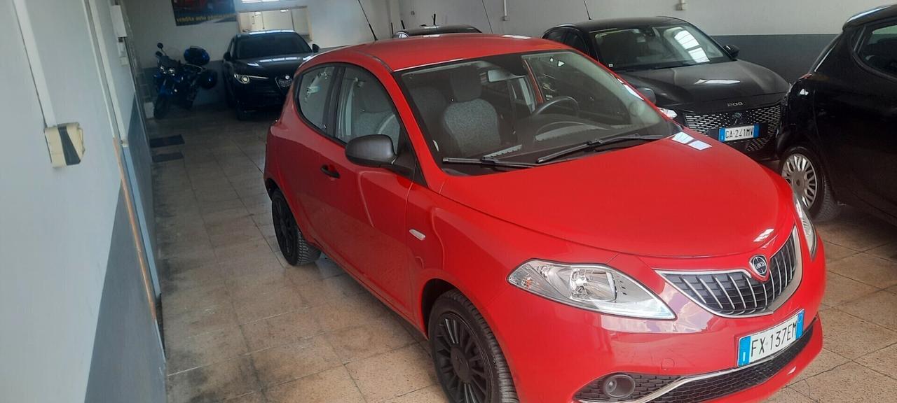 Lancia Ypsilon 1.2 69 CV 5 porte S&S Gold anno 2019