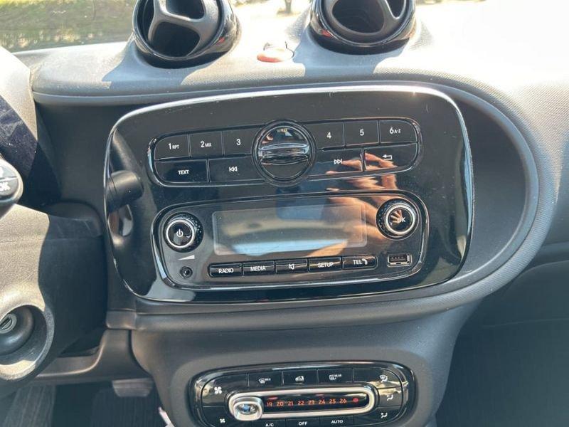 smart fortwo EQ PURE 22KW