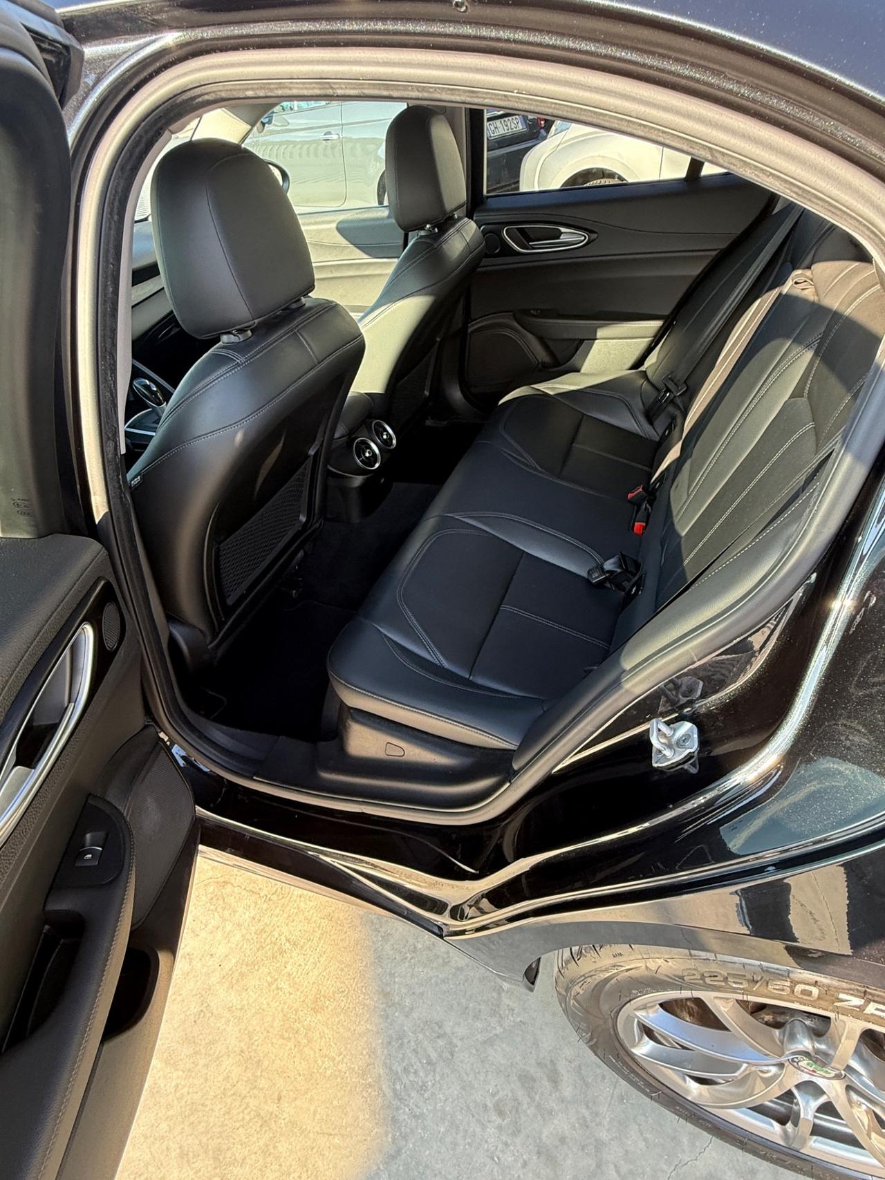 Alfa Romeo Giulia 2.2 Turbodiesel 136 CV AT8 Business