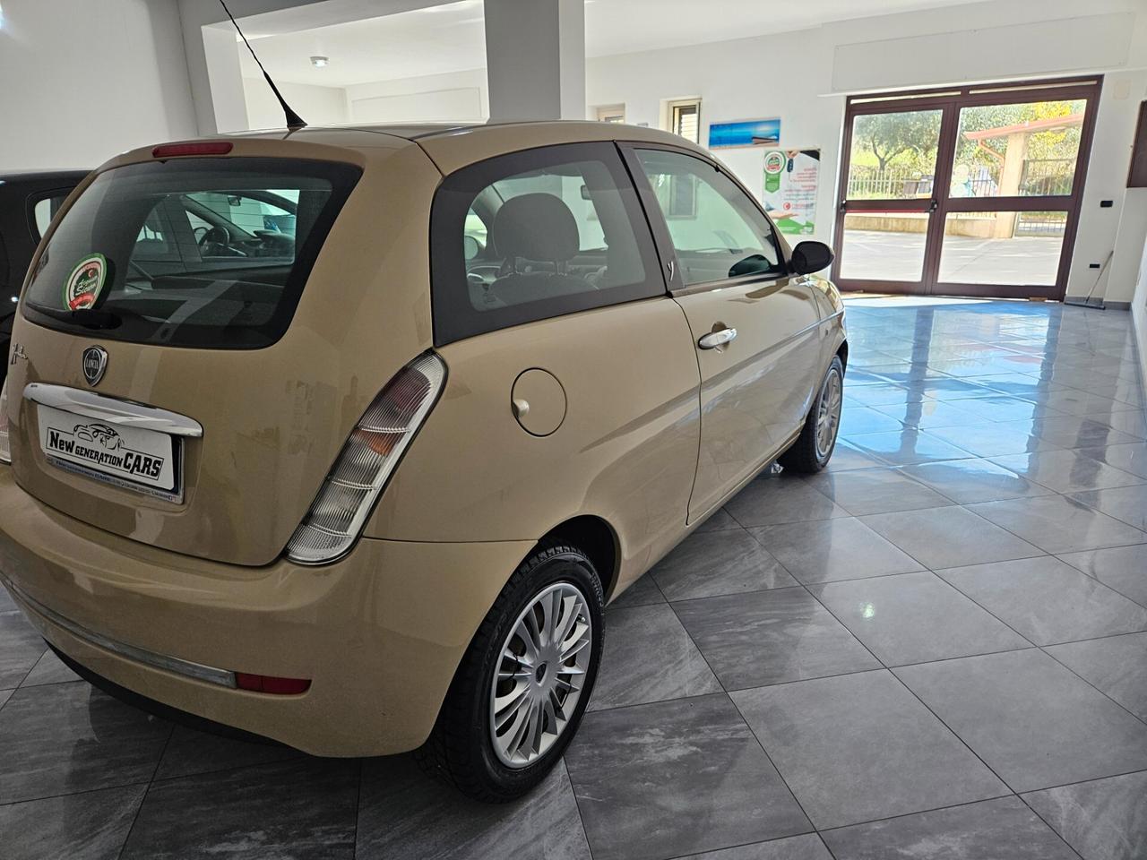 Lancia Ypsilon 1.4 16V Oro Plus
