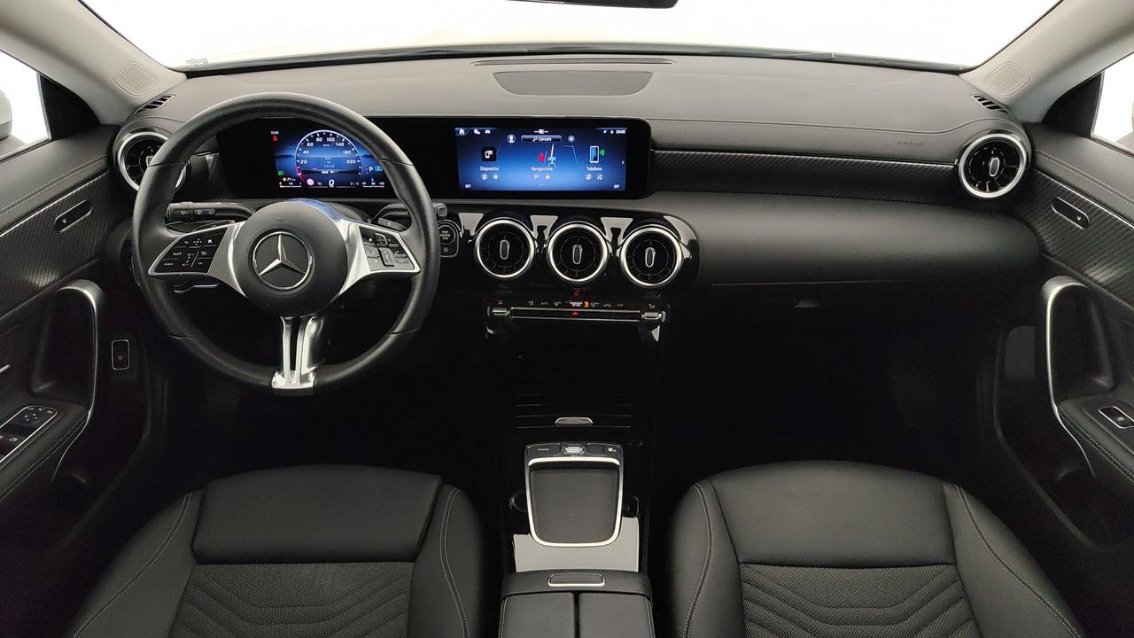 Mercedes-Benz CLA Shooting Brake 180 d Progressive Advanced auto