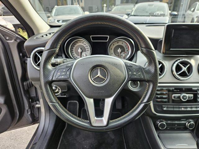 MERCEDES-BENZ GLA 180 122 CV