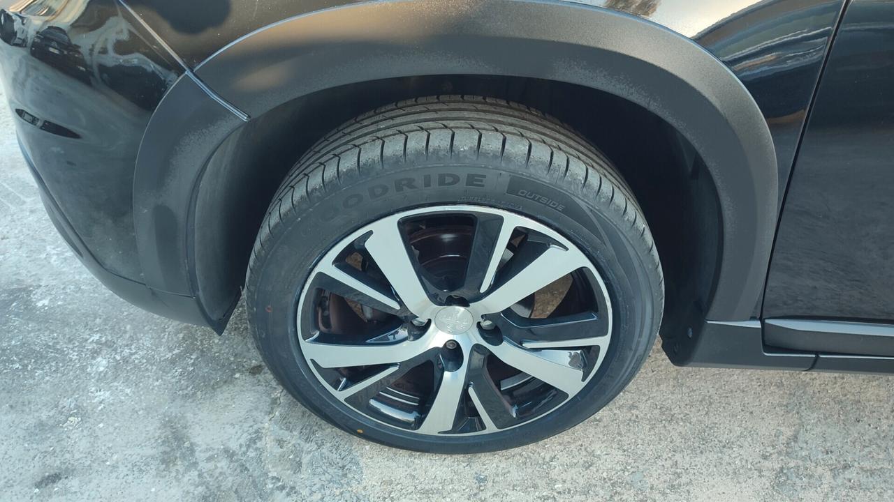 Peugeot 2008 BlueHDi 100 Allure