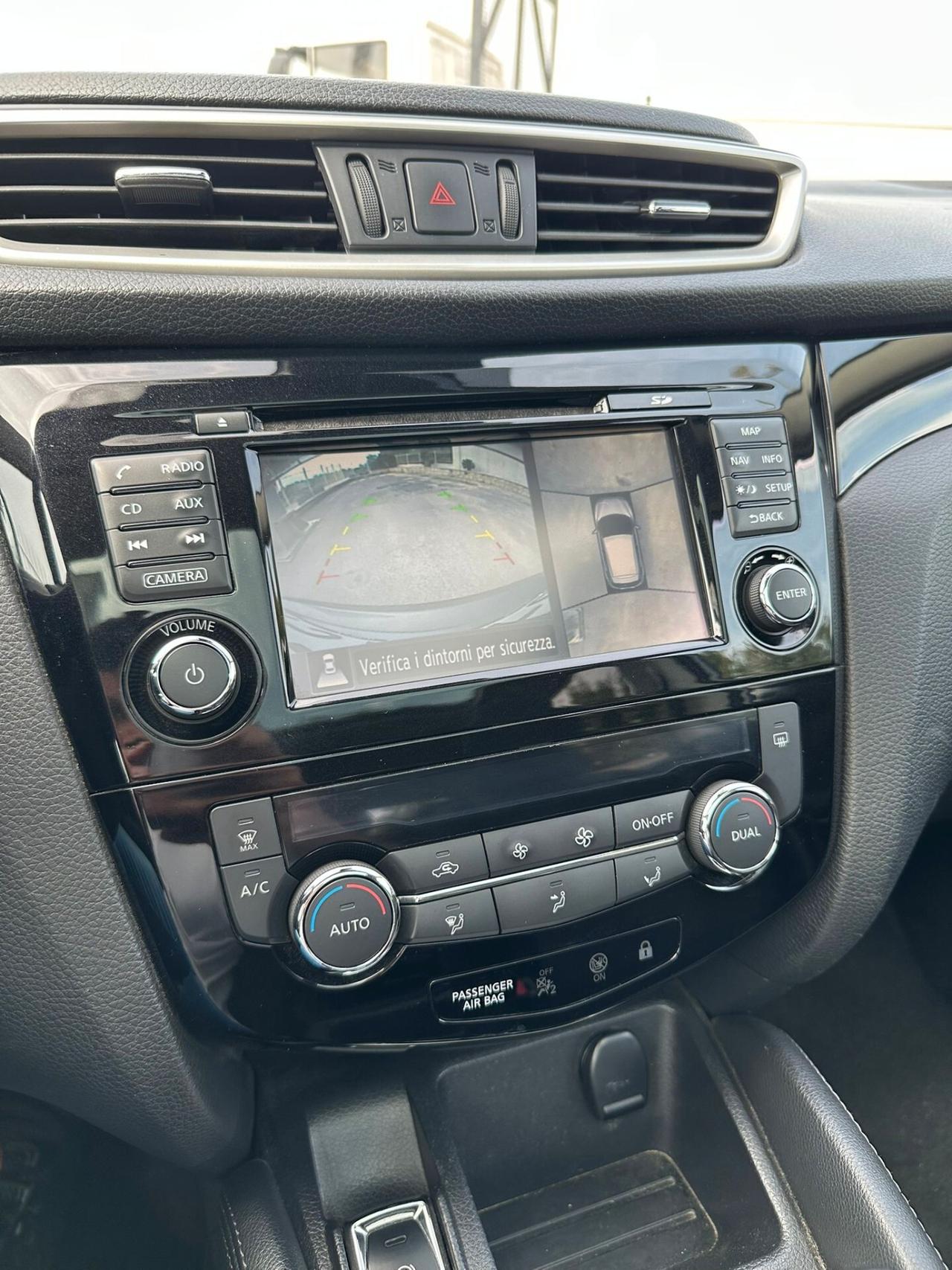 NISSAN QASHQAI 1.6 dCi 2WD Tekna