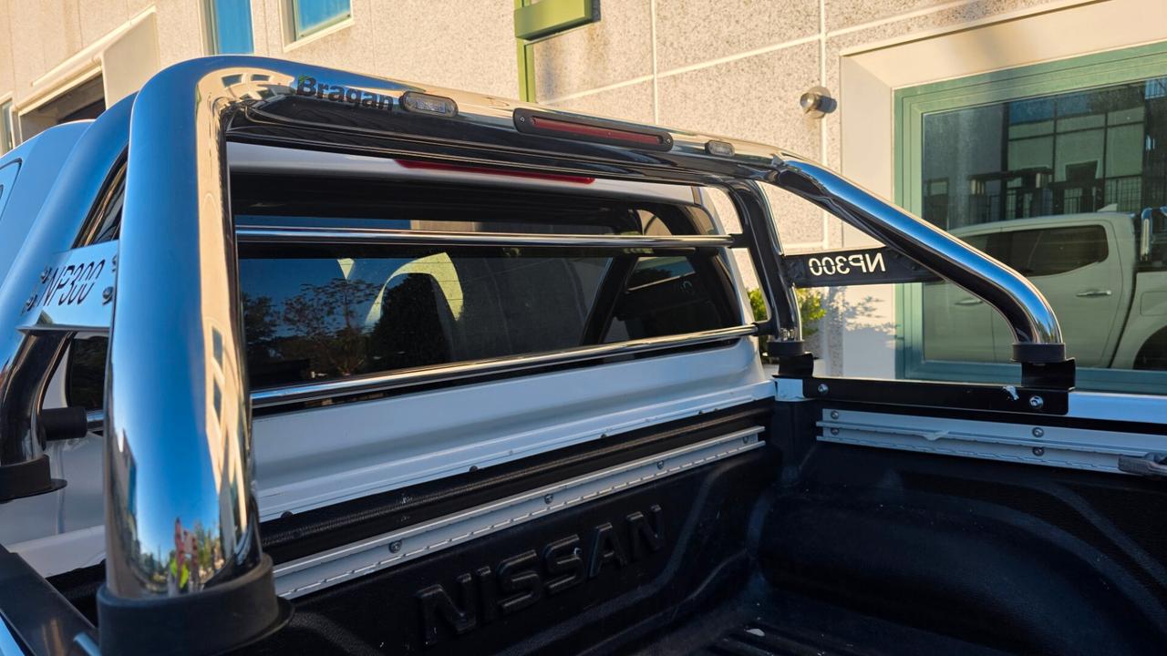 Nissan Navara 2.3 autocarro garanzia fatturabile