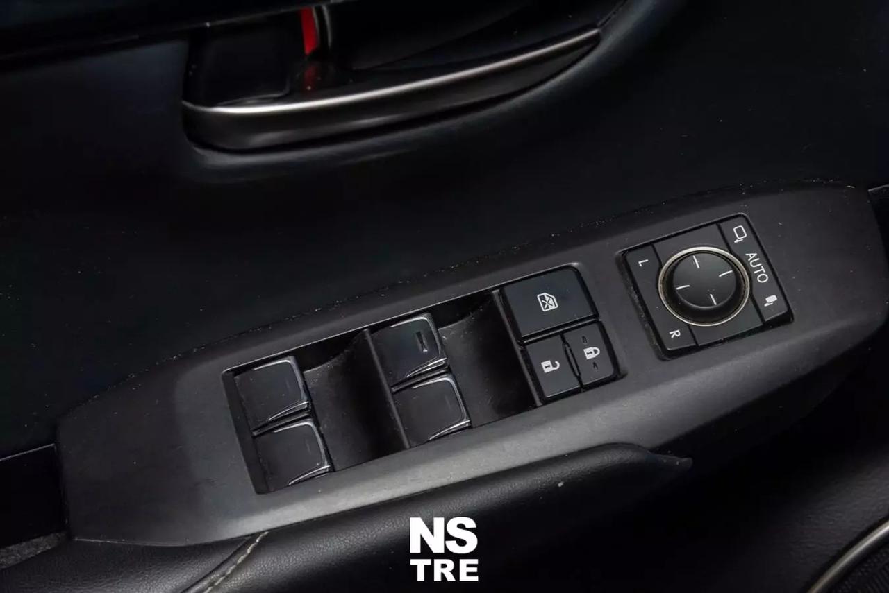 Lexus NX 300h 2.5 Hybrid Business CVT