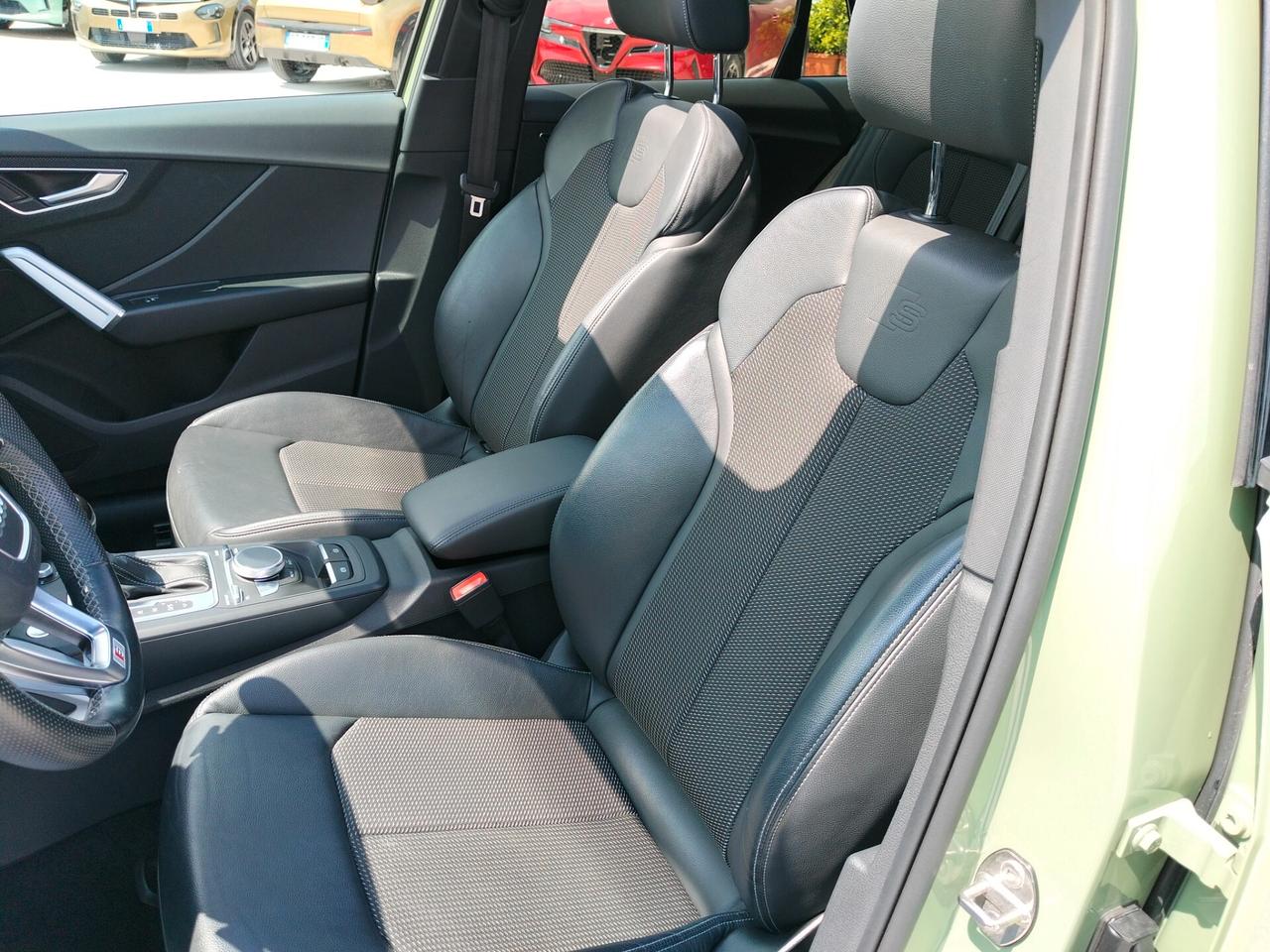 Audi Q2 35 TDI S tronic Identity Black