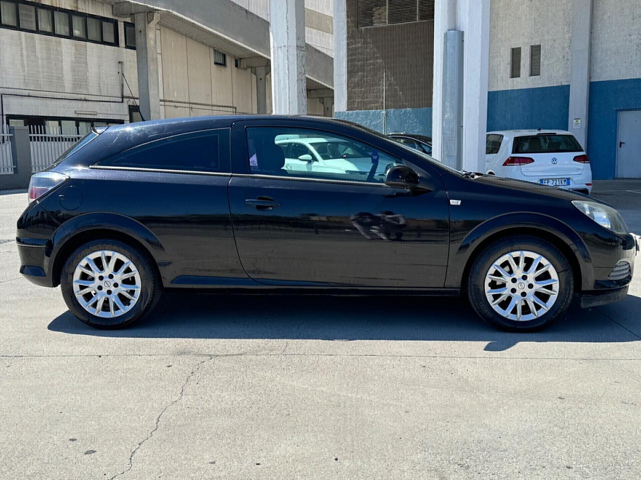 Opel Astra GTC 1.7 CDTI 110CV ecoFLEX 3P. 2009