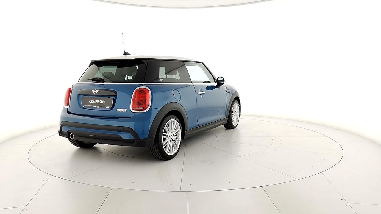 MINI Mini IV F54-F55-F56-F57 - Mini 3p 1.5 Cooper Camden Premium Mid Package auto