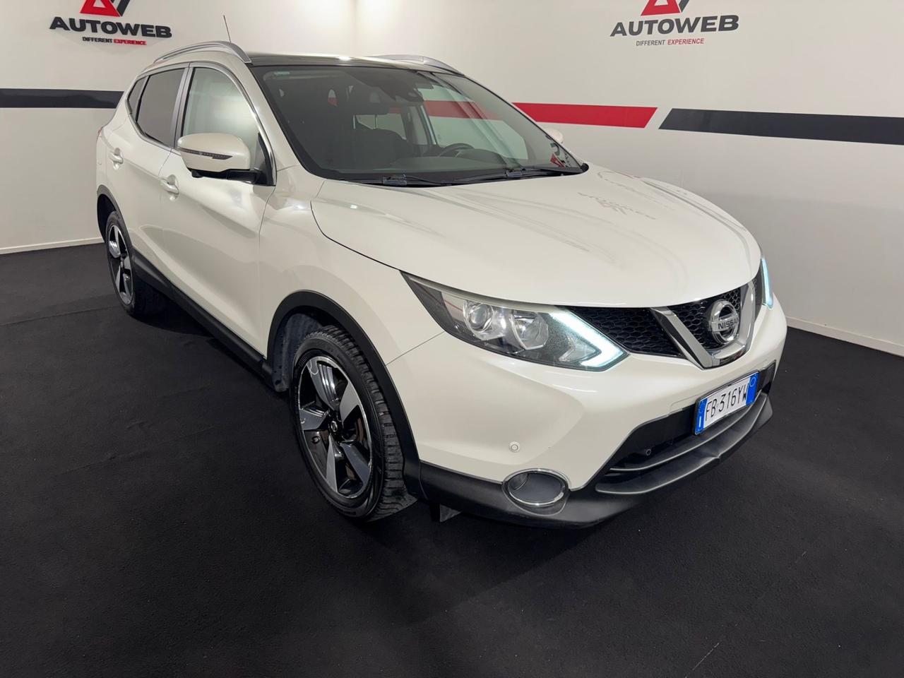 Nissan Qashqai 1.5 dCi Tekna * TELACAMERA 360 * TETTO PANORAMICO*