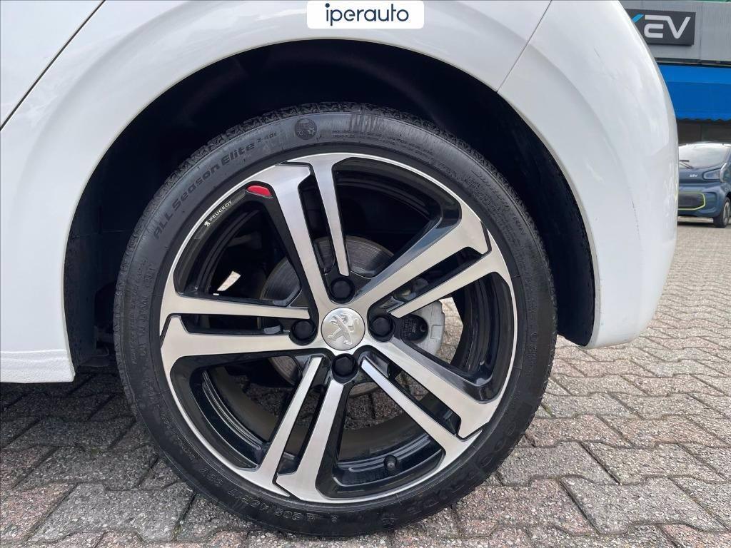 PEUGEOT 208 5p 1.6 bluehdi gt line 100cv del 2017
