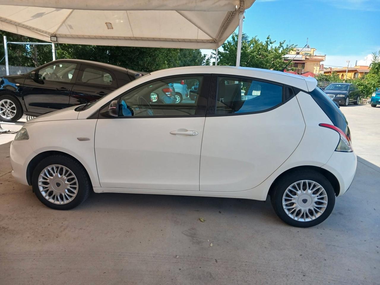 Lancia Ypsilon 1.2 69 CV 5 porte GPL Ecochic Gold km 109000 impianto casa madre rinnovato