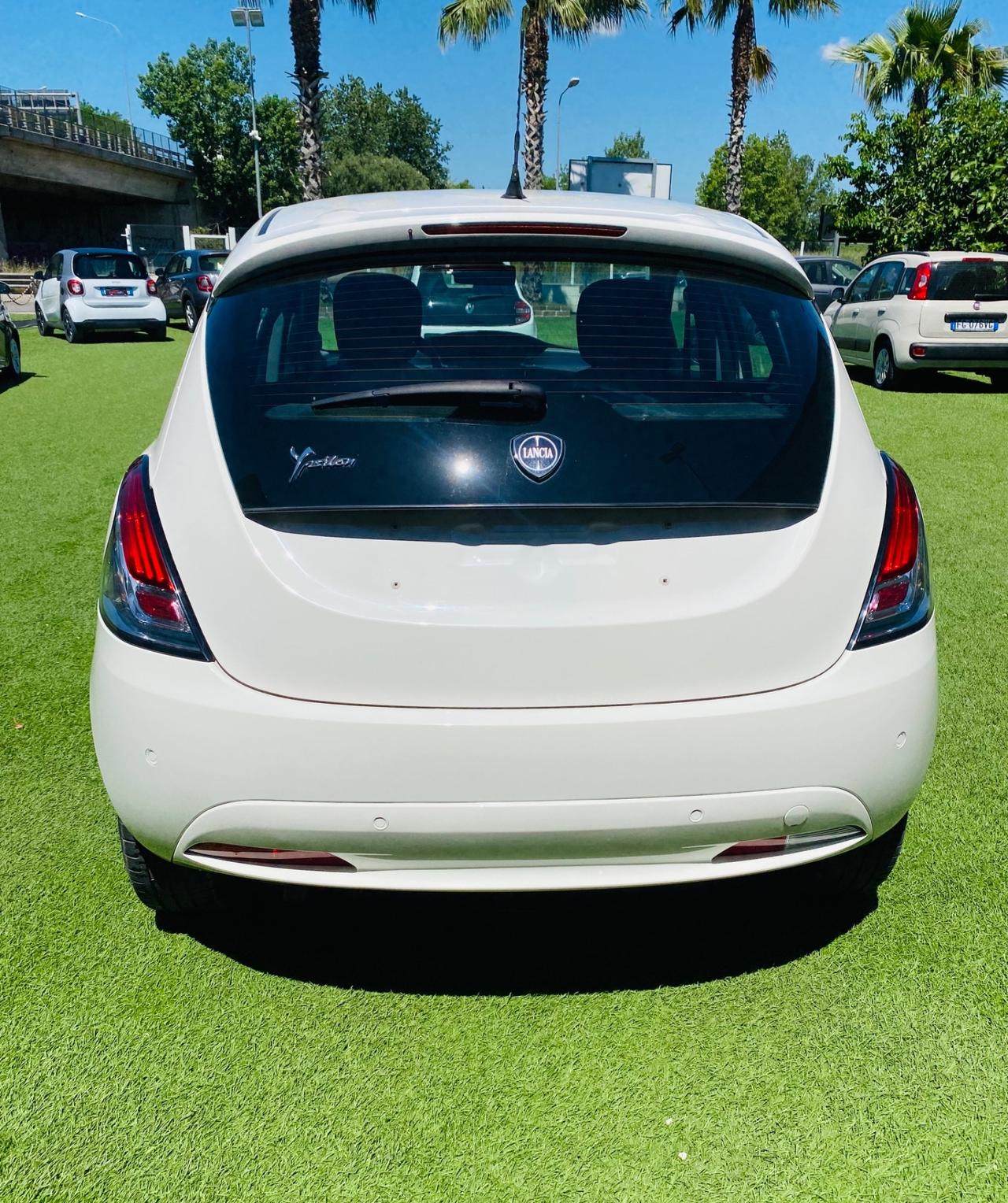 Lancia Ypsilon 1.2 69 CV 5 porte Elefantino Blu