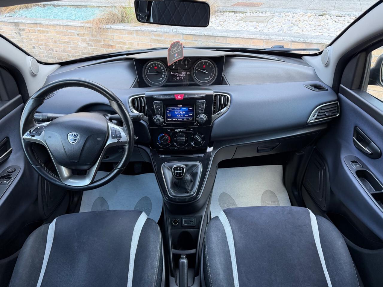 Lancia Ypsilon 1.2 69 CV 5 porte Mya
