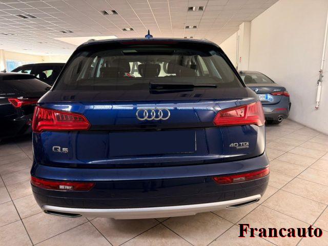 AUDI Q5 40 TDI quattro S tronic Business Design