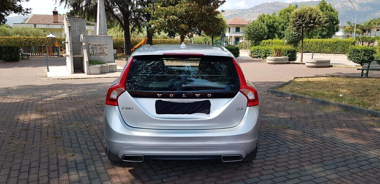 Volvo V60 2.0 d 150 cv D3 Geartronic Volvo Ocean Race,pelle,cambio automatico,navi,cruise control,cerchi 18