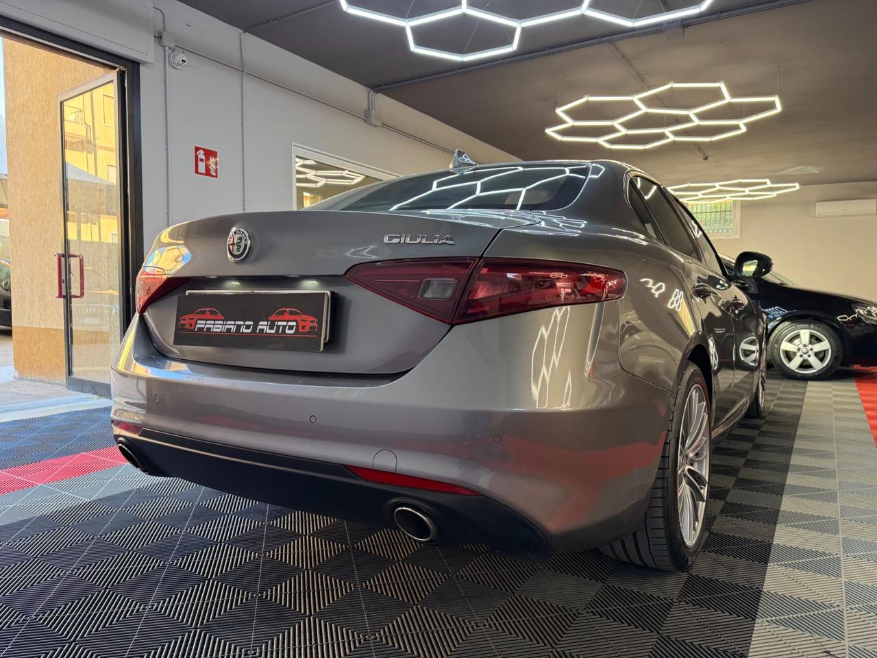 Alfa Romeo Giulia 2.2 JTDM Business - FABIANOAUTO