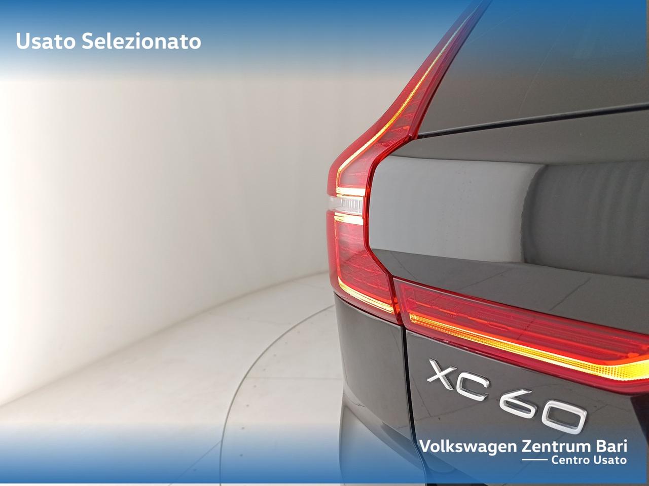 Volvo XC60 2.0 b4 plus dark awd auto