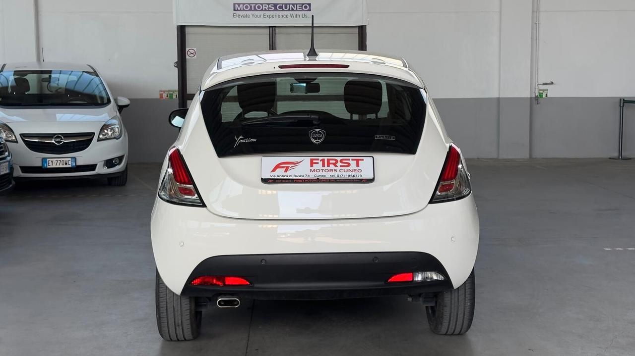 Lancia Ypsilon 1.0 FireFly 5 porte S&S Hybrid Ecochic A. Ferretti