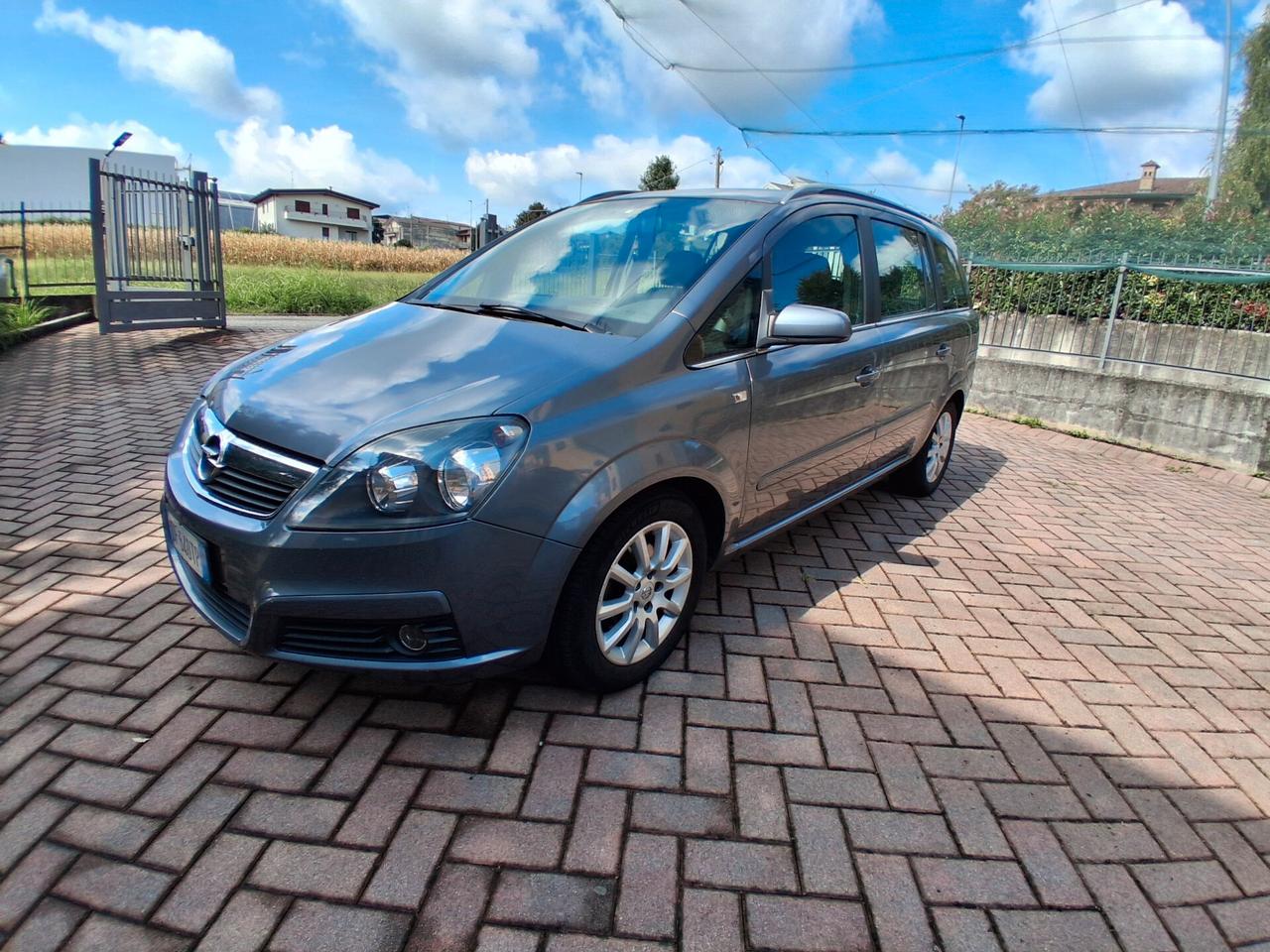 Opel Zafira 1.8 16v vvt club