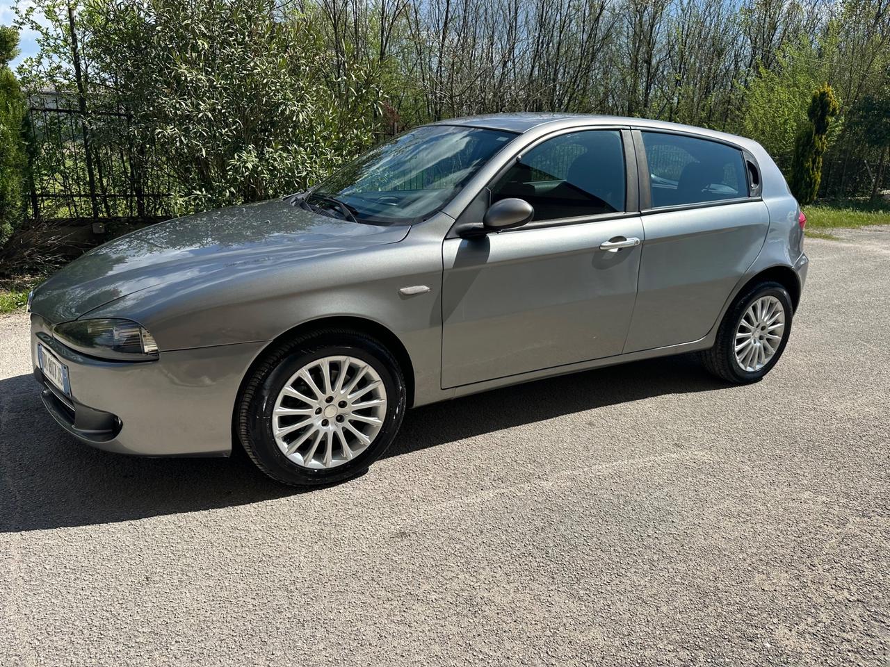 Alfa Romeo 147 1.9 JTD (120) 5 porte Distinctive