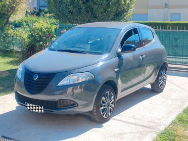 Lancia Ypsilon 0.9 TwinAir 85 CV 5 porte Metano 2015