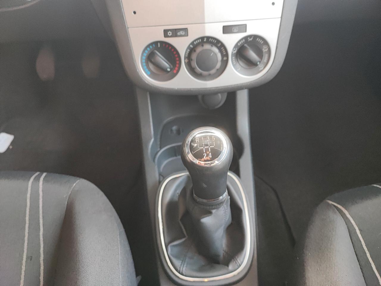 Opel Corsa 1.2 5 porte Cosmo