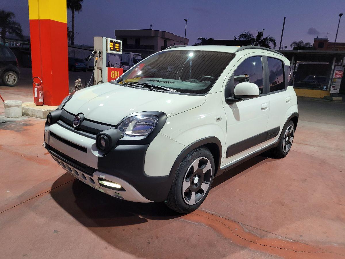 FIAT - Panda - 1.0 FireFly S&S Hybrid City Cross