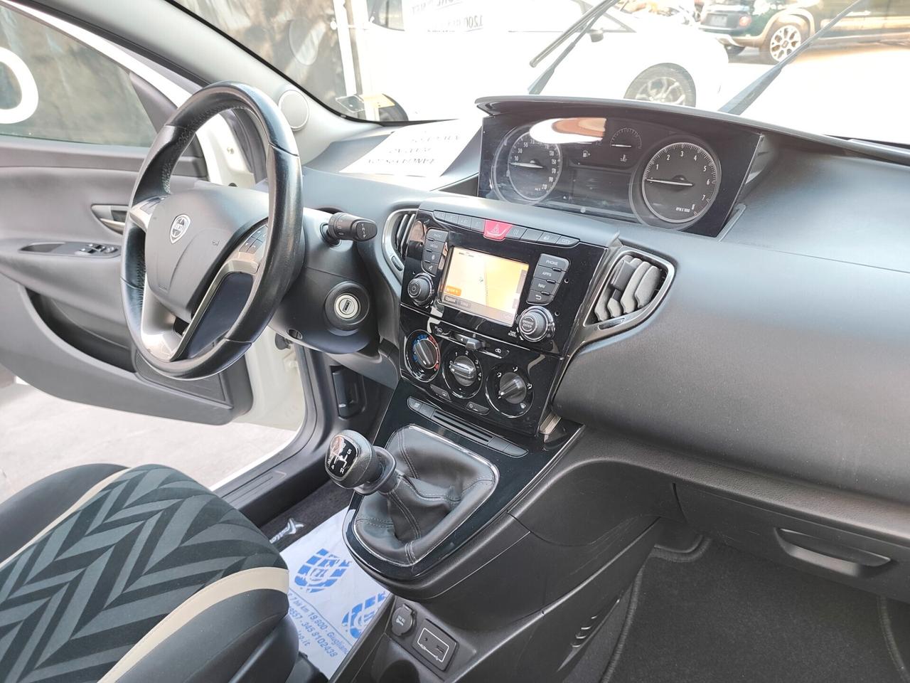 Lancia Ypsilon 1.2 BENZINA KM 68000 Platinum