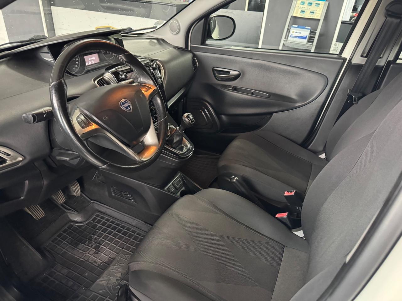 Lancia Ypsilon 1.3 MJT 16V 95 CV 5 porte S&S Gold