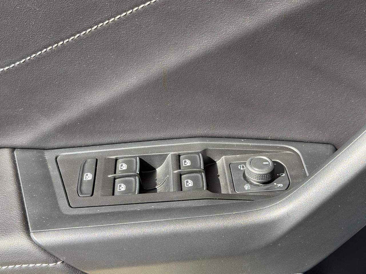 Volkswagen T-Roc 2.0 TDI SCR Style - TETTINO - UNIPRO