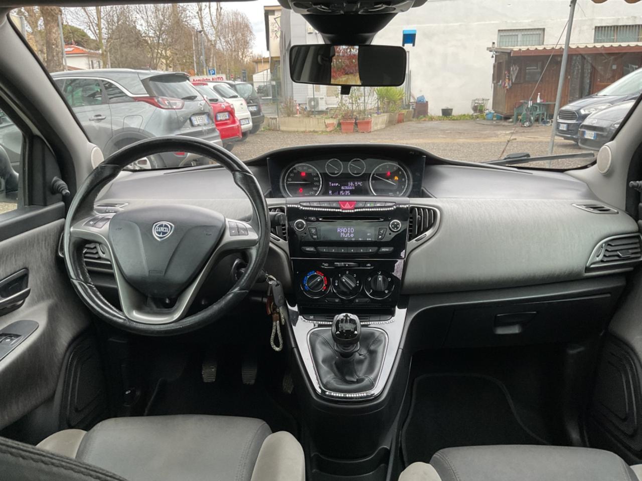 Lancia Ypsilon 1.2 5 porte GPL Ecochic Gold OK. NEOPATENT.