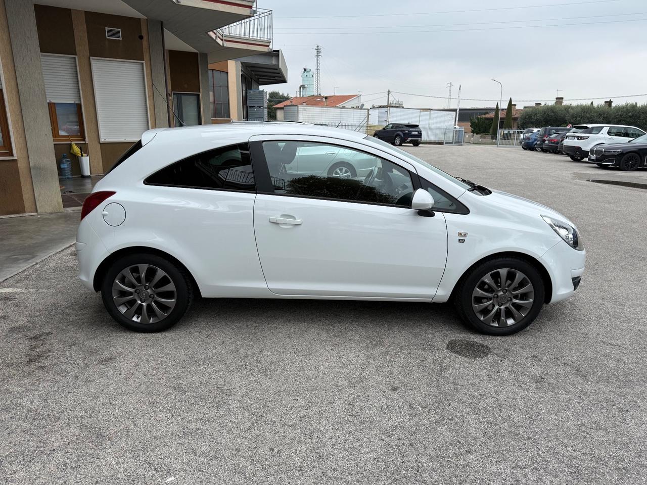 Opel Corsa 1.2 3 porte - 77000KM
