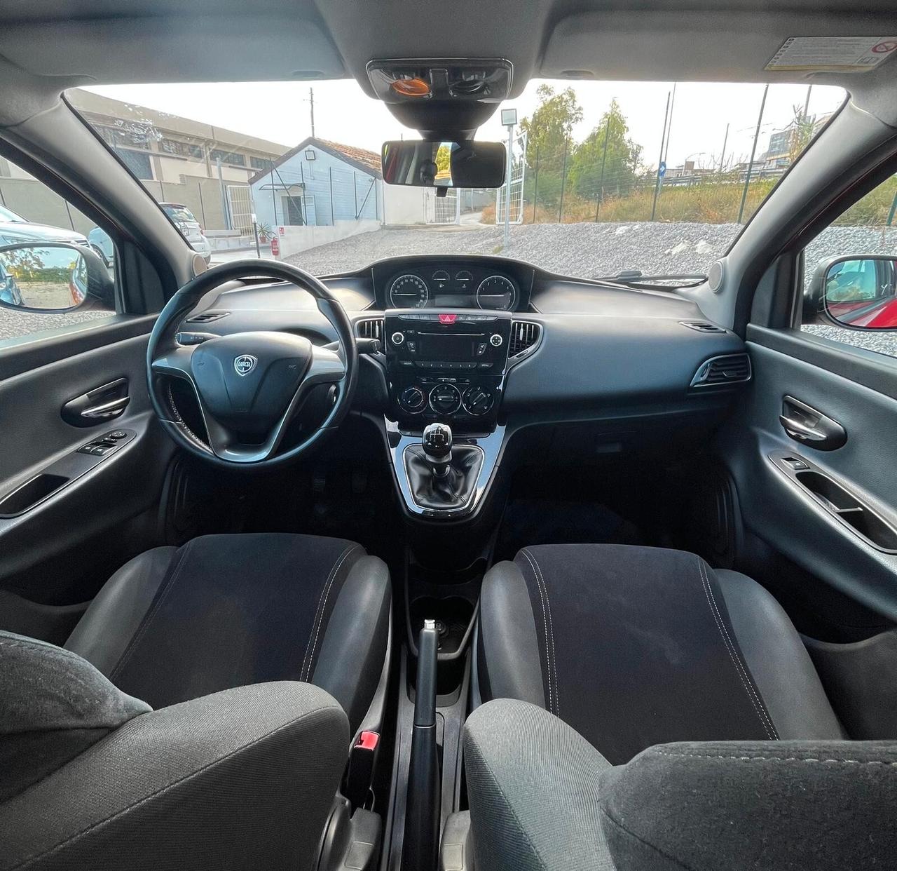 Lancia Ypsilon 1.2 69 CV Platinum