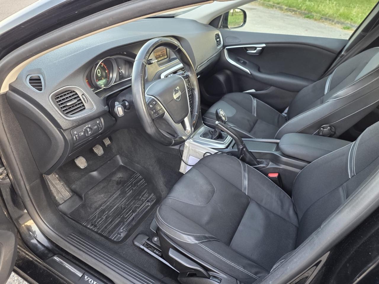 Volvo V40 1.6 diesel 2013 Neo Patentati