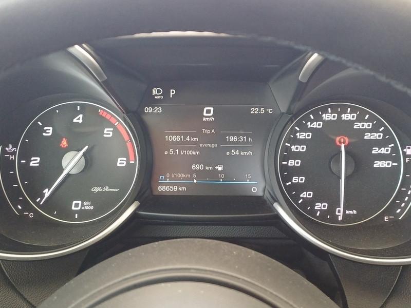 ALFA ROMEO GIULIA 2.2 Turbo Diesel 160CV Business AT8 4 PORTE BERLINA