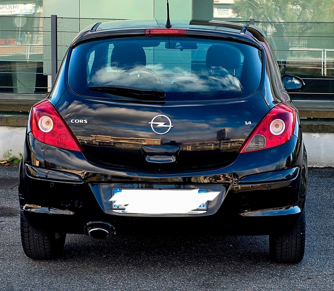 Opel Corsa soprt 1.4 benzină Gpl neopatentati
