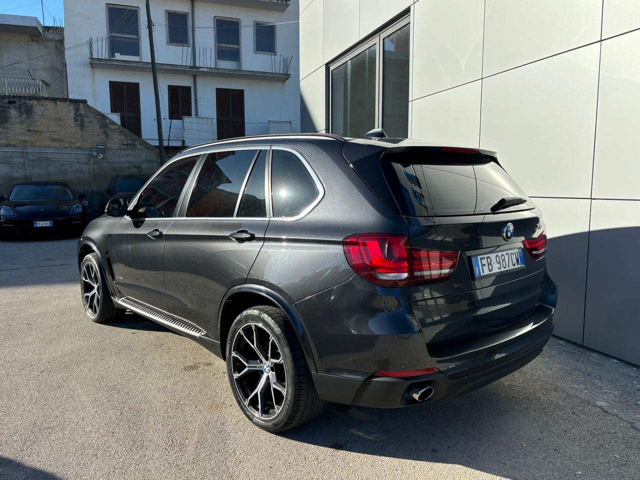 Bmw X5 xDrive25d - anno 2015 - km 220.000