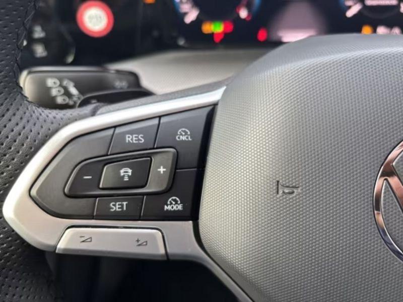Volkswagen Golf 1.5 eTSI ACT 110kW R-Line DSG CAMERA 360° LED IQLIGHT ACC