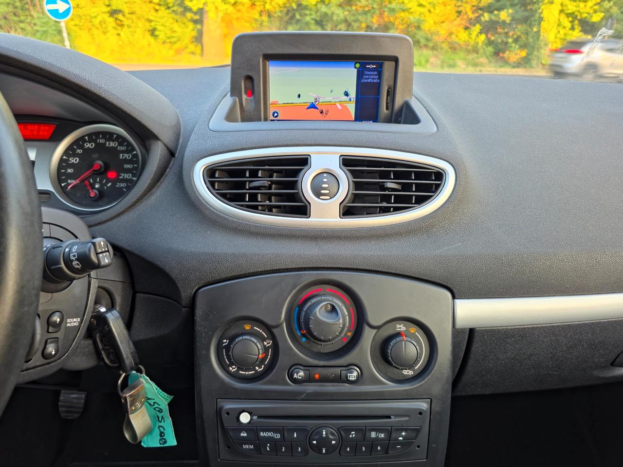 Renault Clio 1.2 16V 5 porte Luxe CV-75 E4 Manuale NEO 2010