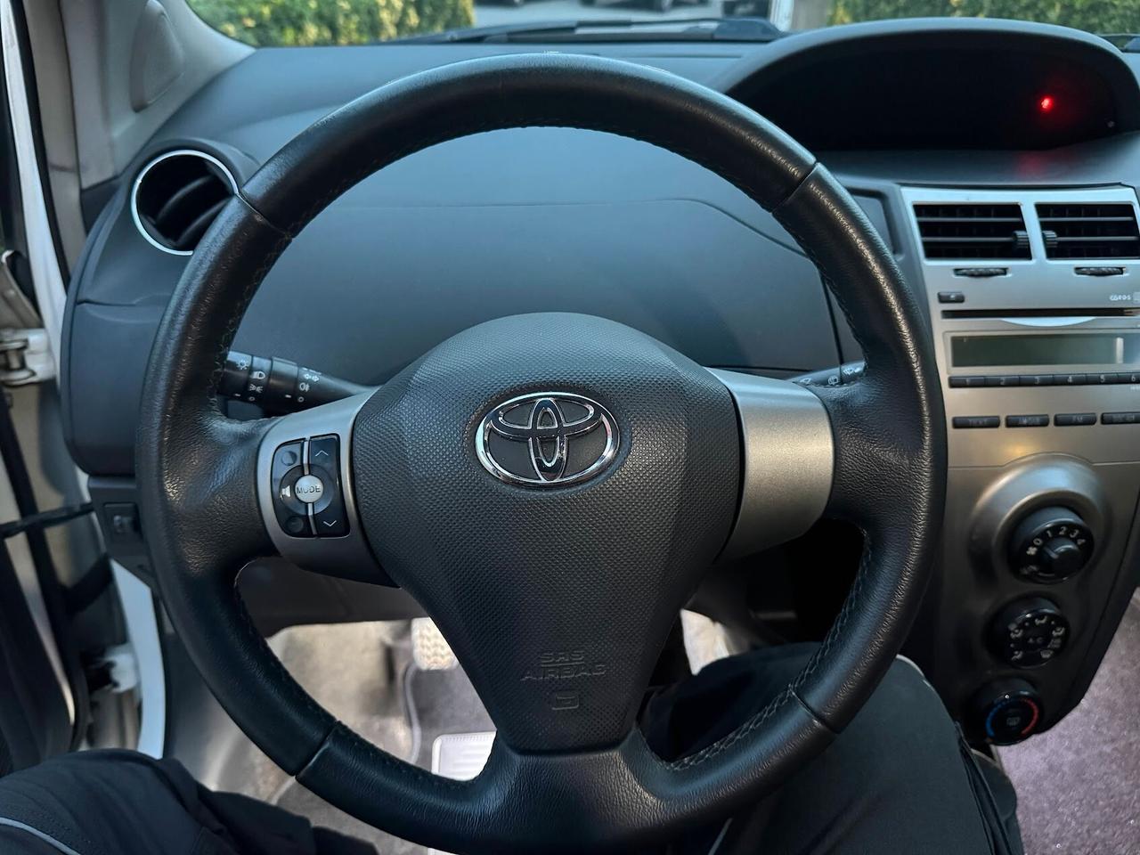Toyota Yaris 1.4 D-4D DPF 5 porte