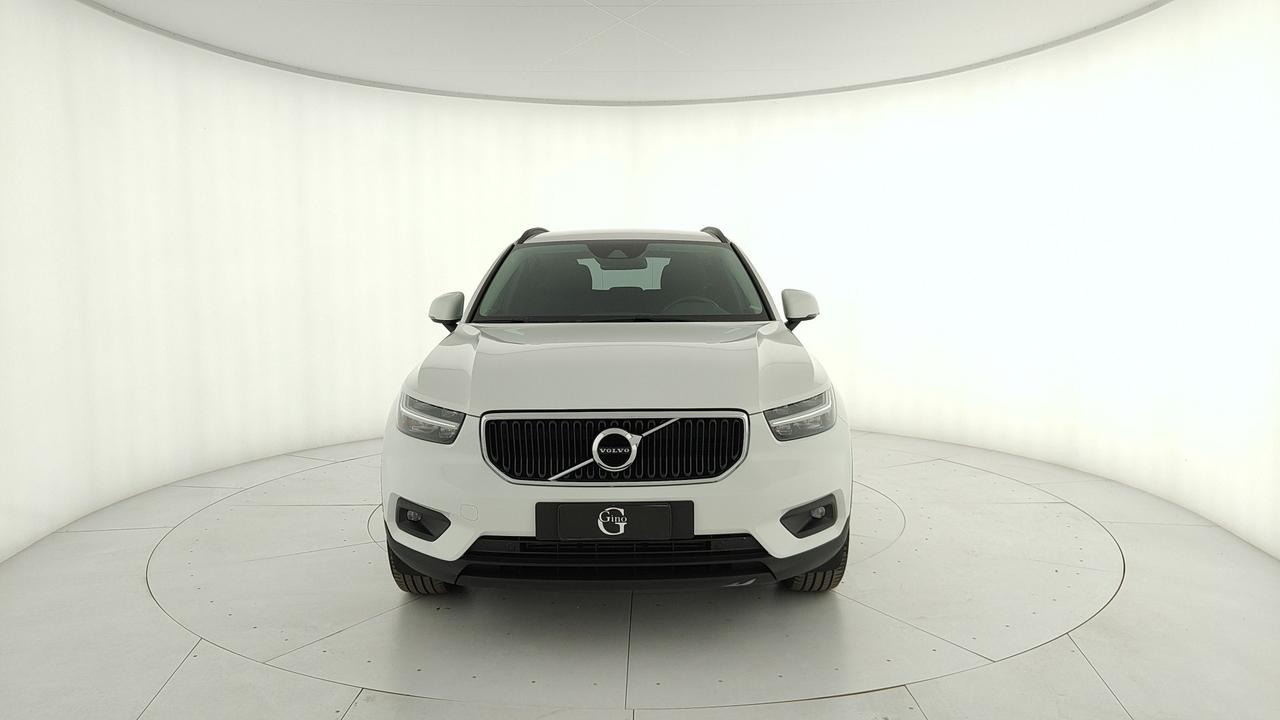VOLVO XC40 - XC40 2.0 d3 Momentum awd geartronic
