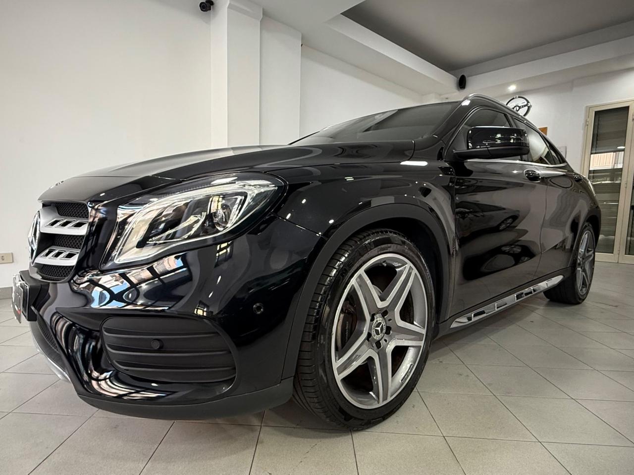 MERCEDES- BENZ GLA 200 D 136CV AMG PREMIUM PLUS 4MATIC