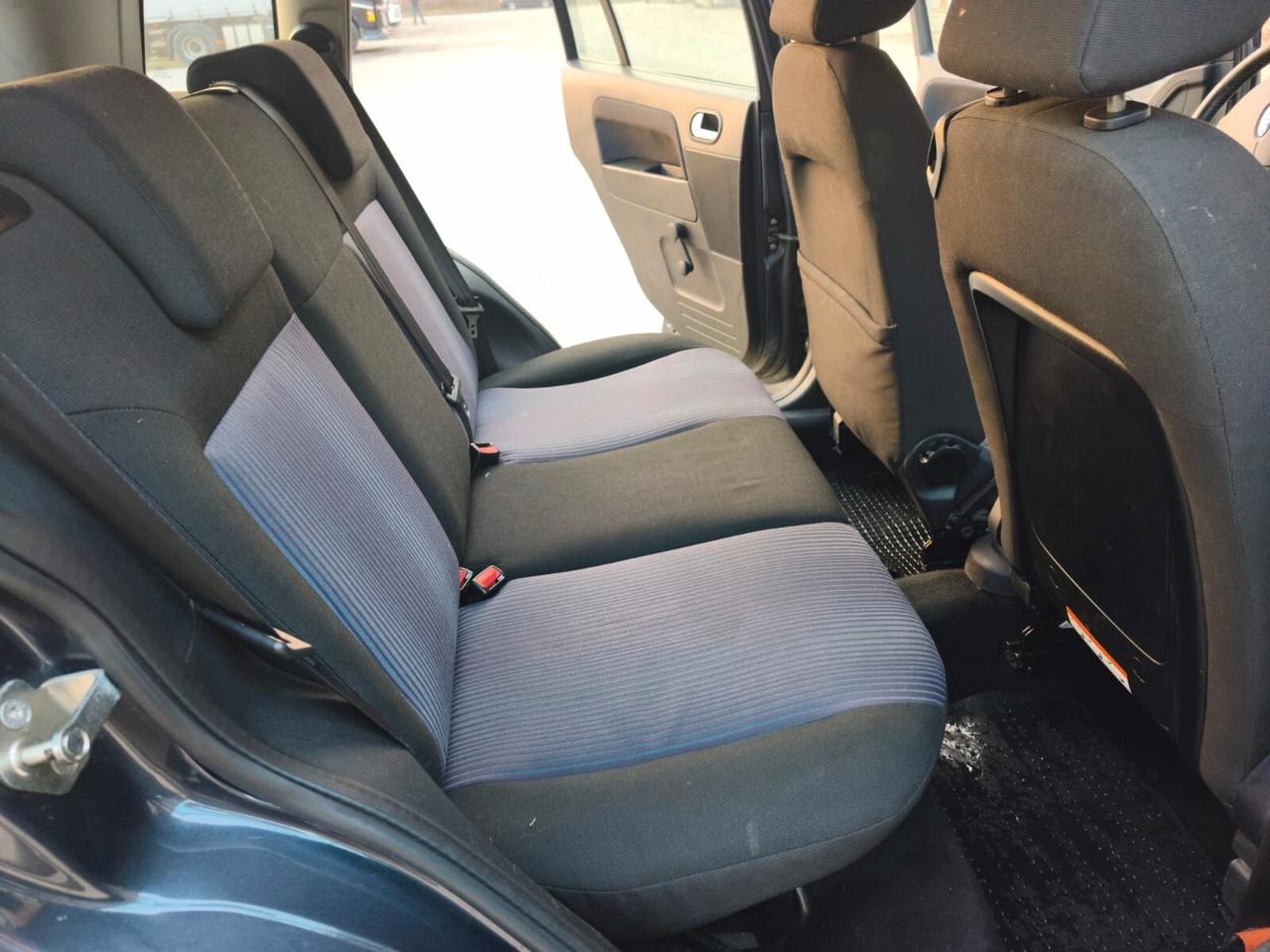 Ford Fusion 2009----1.6 Diesel Neopatentati