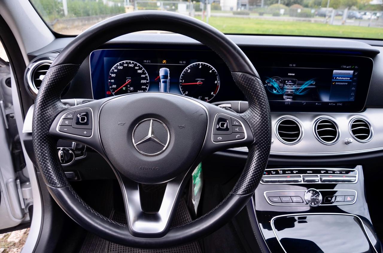 MERCEDES-BENZ E 220d PREMIUM 194cv AUTO, SERVICE MERCEDES, TETTO, RETROCAMERA 360°, FARI LED, NAVI, EURO 6C, PERMUTE