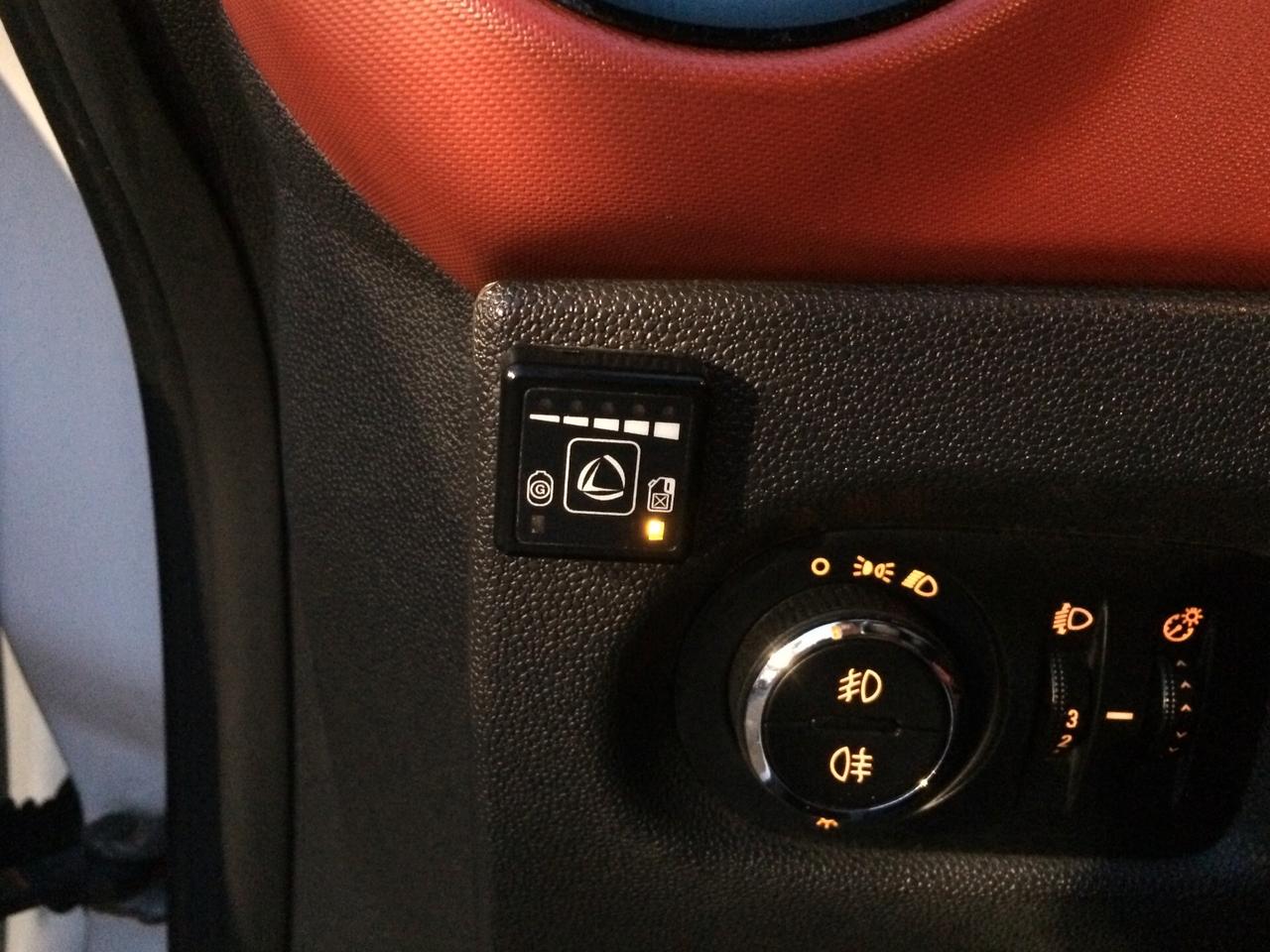 2010 Opel Corsa 1.2 80CV 5 porte GPL-TECH Club tagliandata per neopatentati!