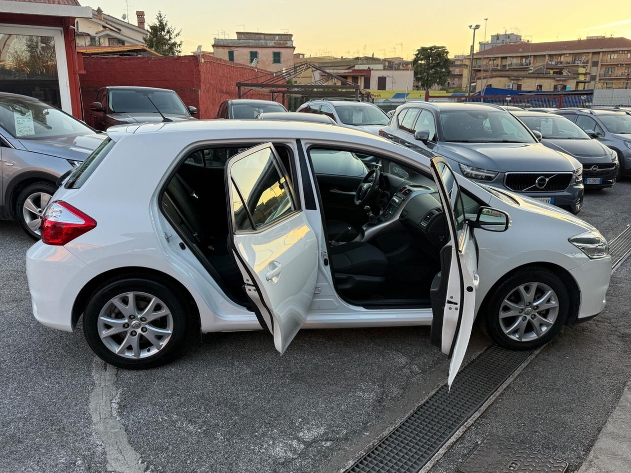 Toyota Auris 1.4 D-4D -( 98 mila km ) Active