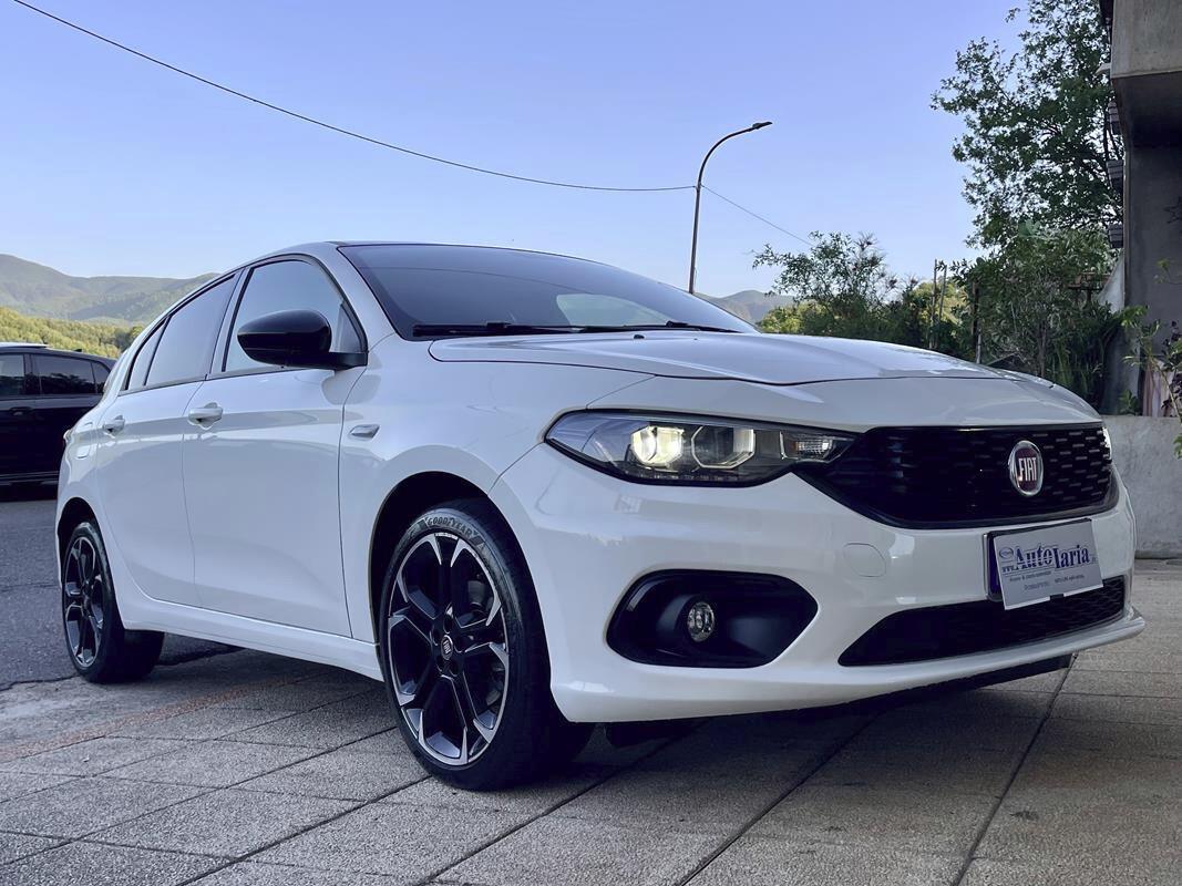 Fiat Tipo 1.6 Mjt S&S S-Design (Bicolor - Pak black -Cerchi 18° - Fari Bi-xenon led - retrocamera)