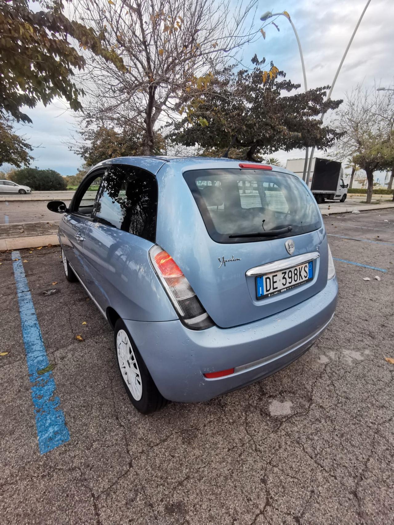Lancia Ypsilon 1.2 Argento NEOPATENTATI