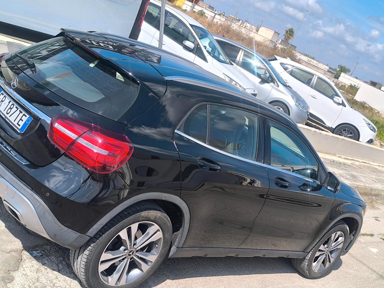 MERCEDES GLA 180 CDI PREMIUM LED/NAVI